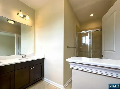 57 Parkside Lane Teaneck NJ 07666