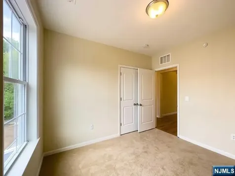 57 Parkside Lane Teaneck NJ 07666