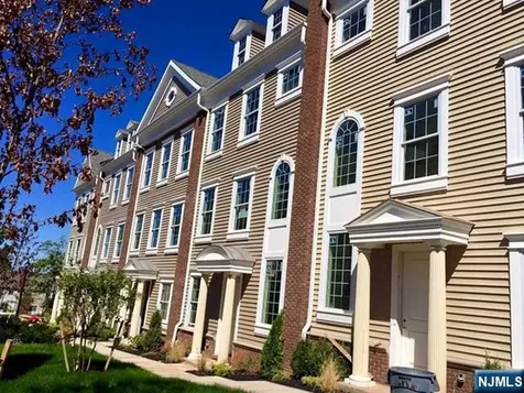 57 Parkside Lane Teaneck NJ 07666