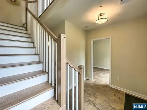 57 Parkside Lane Teaneck NJ 07666