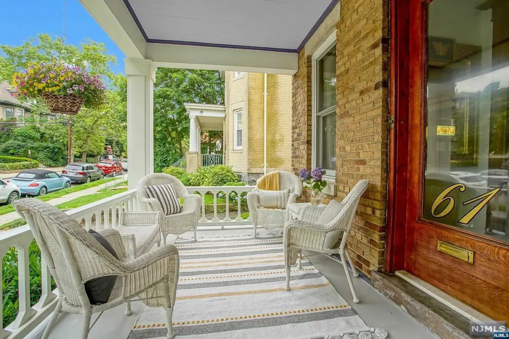 61 Clifton Terrace Weehawken NJ 07086
