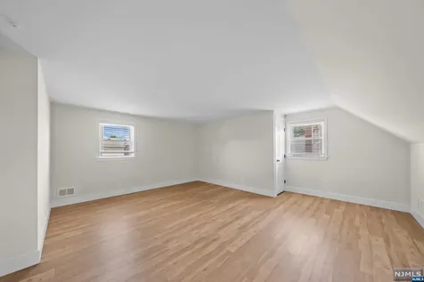 21-05 Dalton Place Fair Lawn NJ 07410