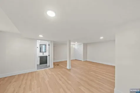 21-05 Dalton Place Fair Lawn NJ 07410