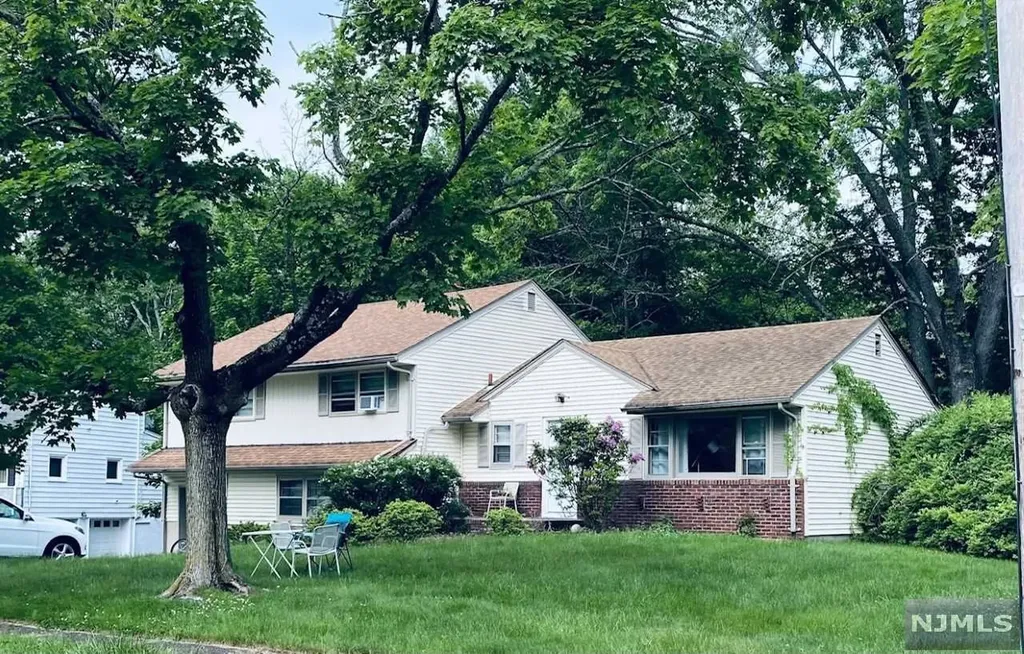 102 Garry Road Closter NJ 07624