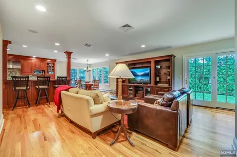 116 Greenway Road Glen Rock NJ 07452