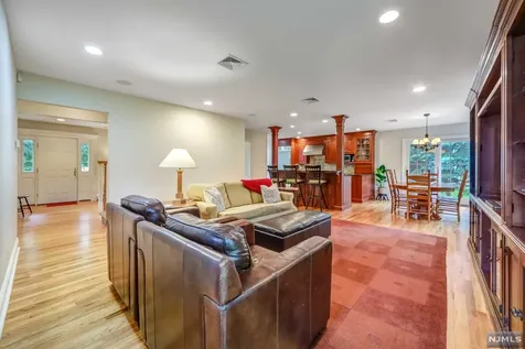 116 Greenway Road Glen Rock NJ 07452