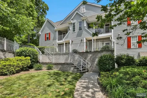 5004 Tudor Drive Pequannock Township NJ 07444