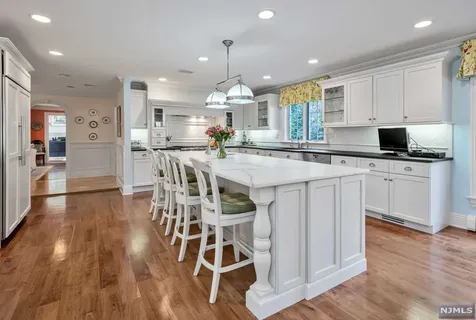 54 Jacquelin Avenue Ho-ho-kus NJ 07423