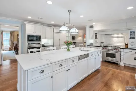 54 Jacquelin Avenue Ho-ho-kus NJ 07423