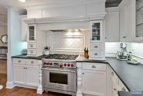 54 Jacquelin Avenue Ho-ho-kus NJ 07423