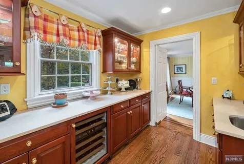 54 Jacquelin Avenue Ho-ho-kus NJ 07423