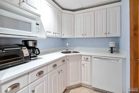 54 Jacquelin Avenue Ho-ho-kus NJ 07423