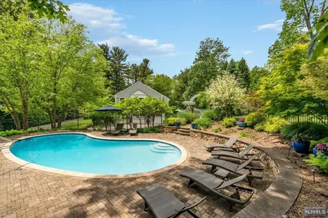 54 Jacquelin Avenue Ho-ho-kus NJ 07423