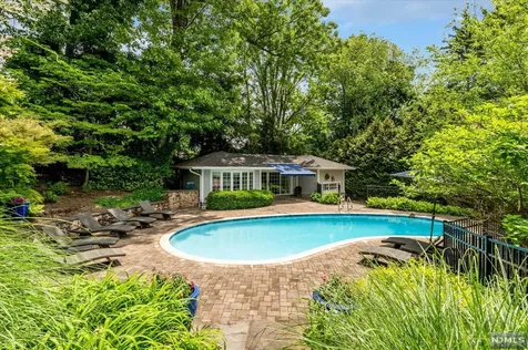 54 Jacquelin Avenue Ho-ho-kus NJ 07423