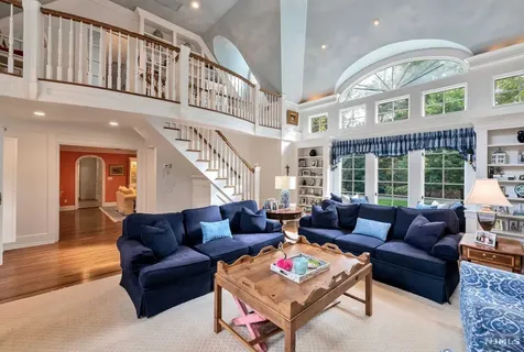 54 Jacquelin Avenue Ho-ho-kus NJ 07423