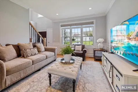 346 Harrison Street Paramus NJ 07652