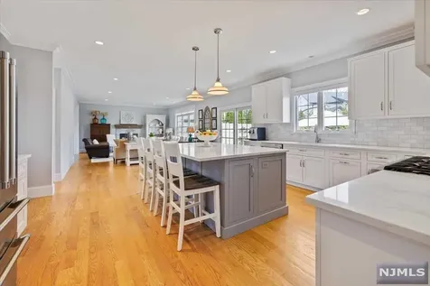 346 Harrison Street Paramus NJ 07652