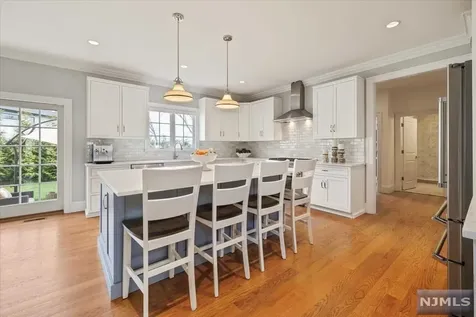 346 Harrison Street Paramus NJ 07652