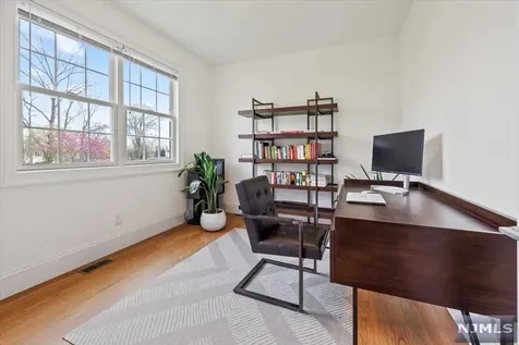 346 Harrison Street Paramus NJ 07652