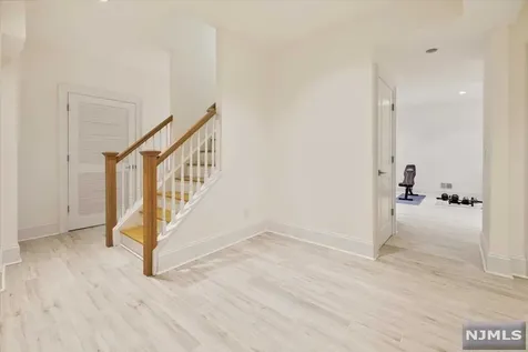 346 Harrison Street Paramus NJ 07652