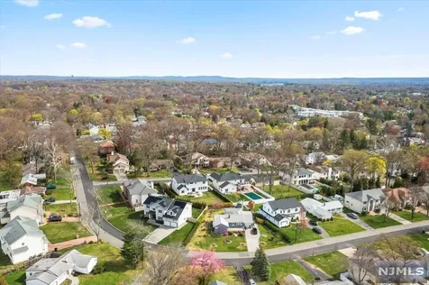 346 Harrison Street Paramus NJ 07652