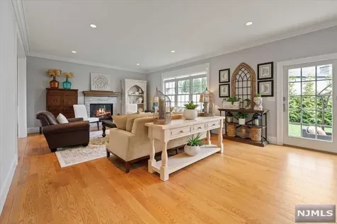 346 Harrison Street Paramus NJ 07652