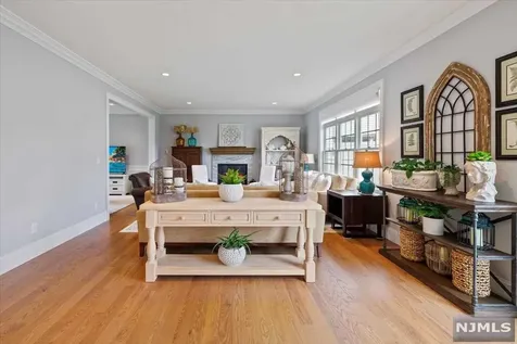346 Harrison Street Paramus NJ 07652