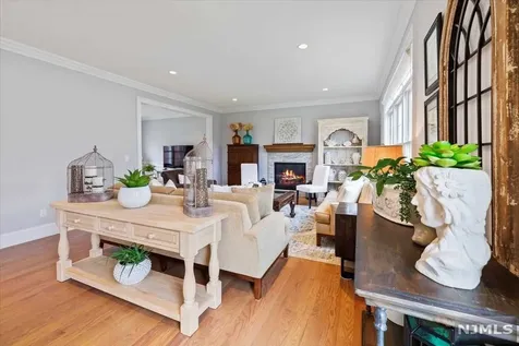 346 Harrison Street Paramus NJ 07652