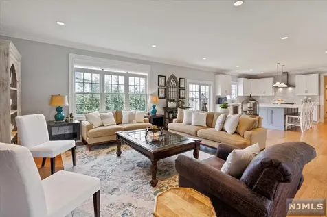 346 Harrison Street Paramus NJ 07652