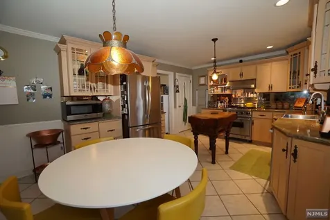 27 Moore Avenue Waldwick NJ 07463