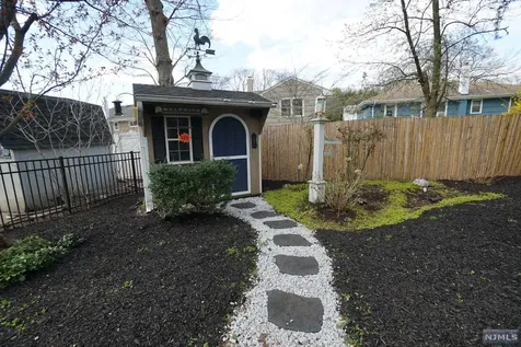 27 Moore Avenue Waldwick NJ 07463