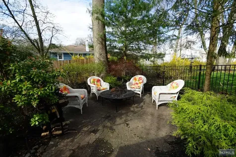 27 Moore Avenue Waldwick NJ 07463