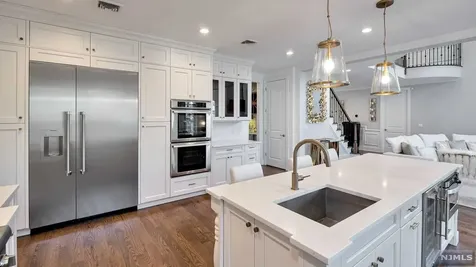 790 Kearney Place Paramus NJ 07652
