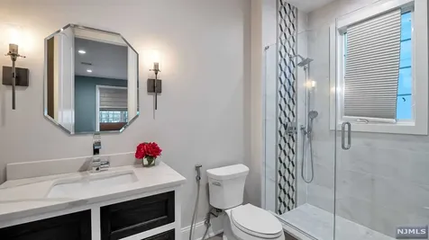 790 Kearney Place Paramus NJ 07652