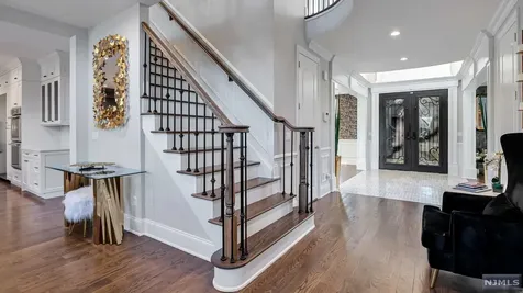 790 Kearney Place Paramus NJ 07652