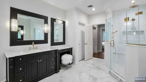 790 Kearney Place Paramus NJ 07652