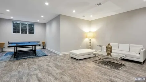790 Kearney Place Paramus NJ 07652