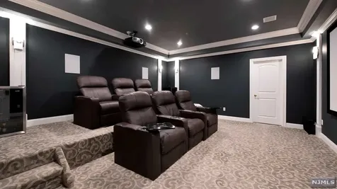 790 Kearney Place Paramus NJ 07652