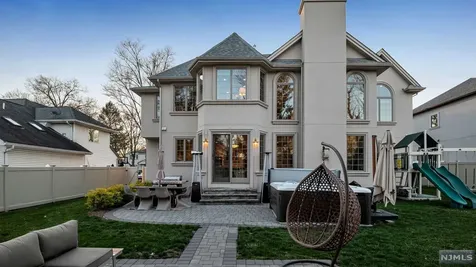 790 Kearney Place Paramus NJ 07652