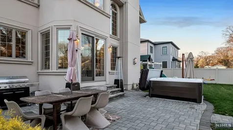 790 Kearney Place Paramus NJ 07652