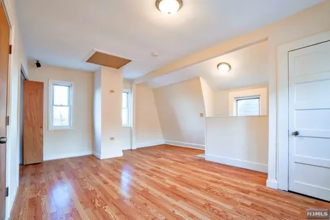 40 Newton Place Irvington NJ 07111