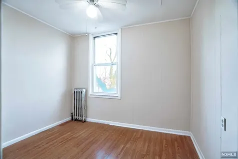 40 Newton Place Irvington NJ 07111