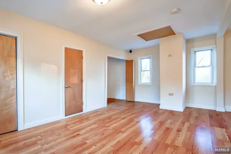 40 Newton Place Irvington NJ 07111
