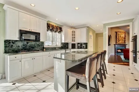 1020 High Mountain Road Franklin Lakes NJ 07417