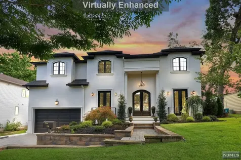 230 Diane Place Paramus NJ 07652