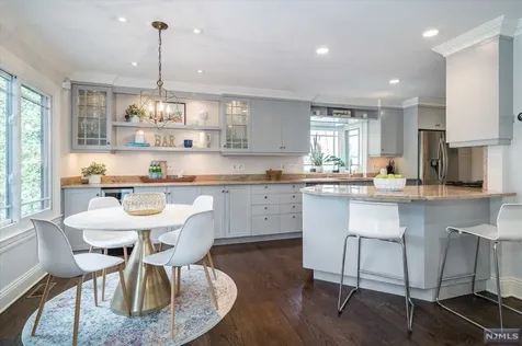 39 Fairlawn Street Ho-ho-kus NJ 07423