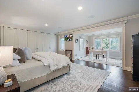39 Fairlawn Street Ho-ho-kus NJ 07423