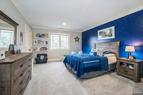 39 Fairlawn Street Ho-ho-kus NJ 07423