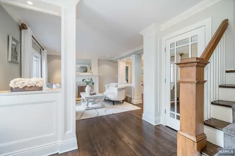 39 Fairlawn Street Ho-ho-kus NJ 07423