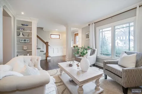 39 Fairlawn Street Ho-ho-kus NJ 07423